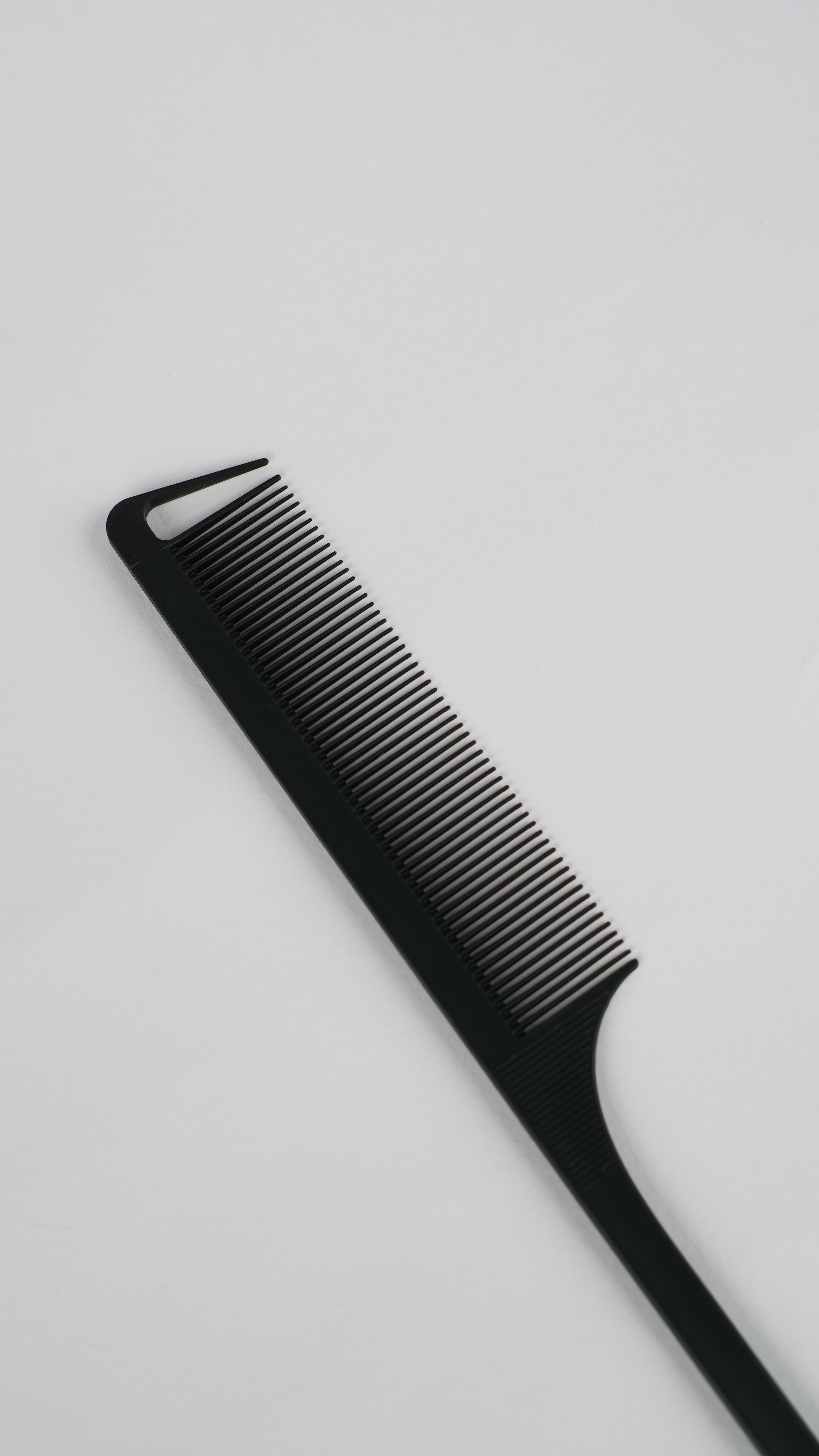 Tail Comb for Sectioning